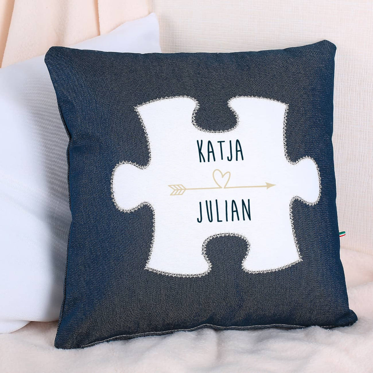 Jeanskissen Puzzle mit Namen des Paares