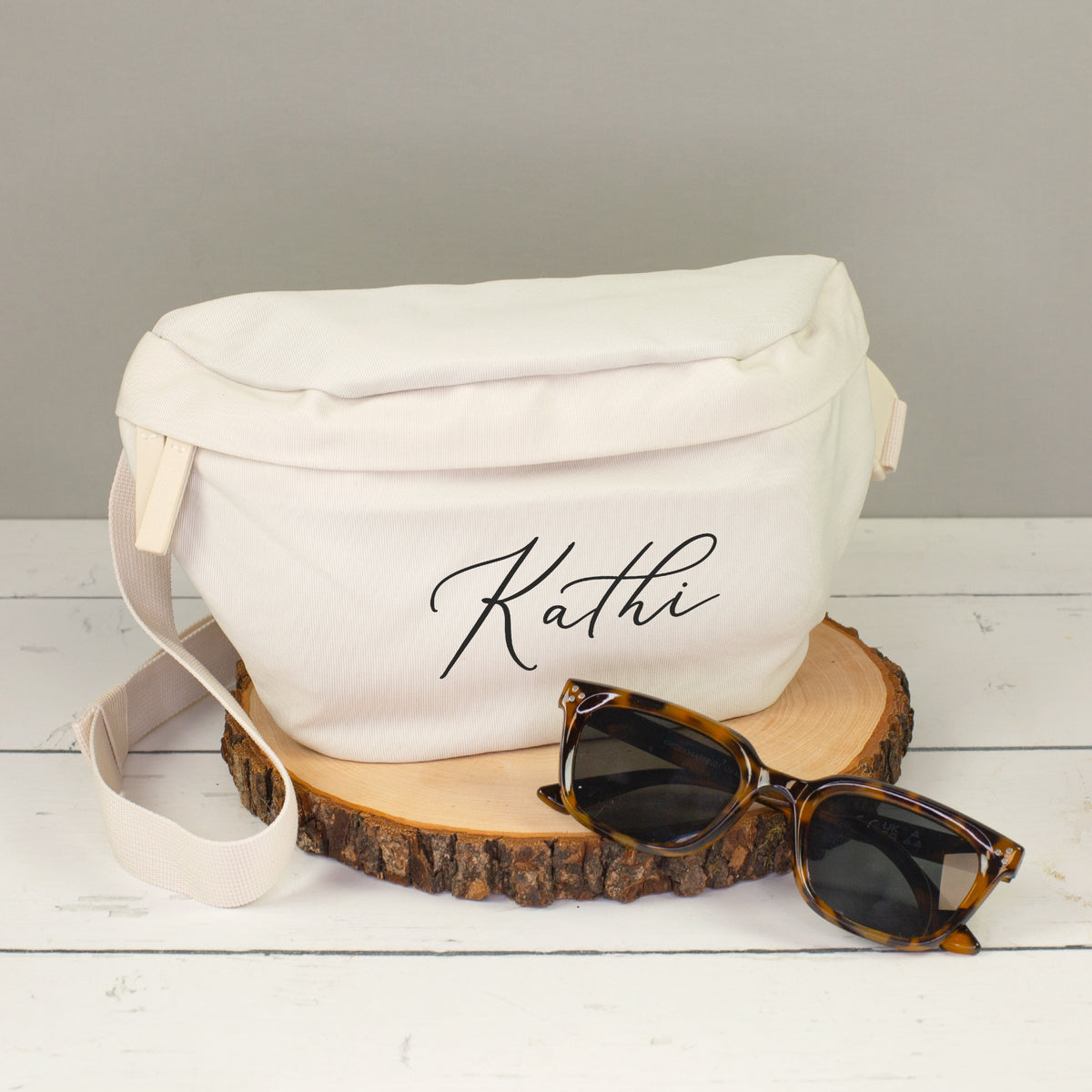 Bauchtasche als Geschenk für Frauen | Personalisierte Gürteltasche für JGA & Geburtstag in Beige Rosa