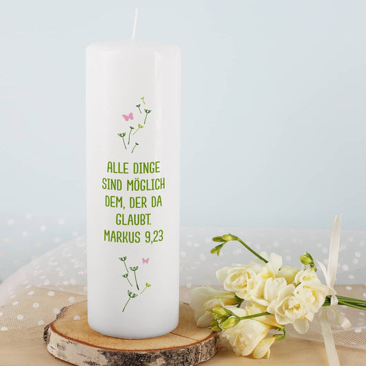 Taufkerze mit Pusteblume, Name, Datum und Taufspruch