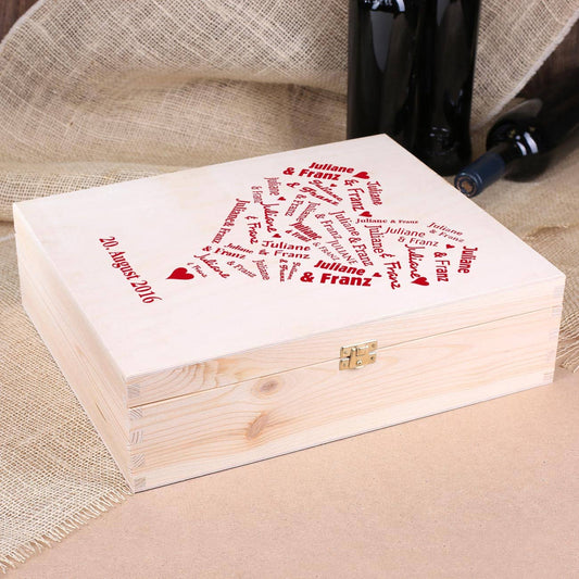 Herz der Liebenden auf Holzbox als Verpackung für Wein