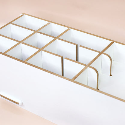 Make-up Organizer mit herausnehmbarem Trennsteg und Stecksystem