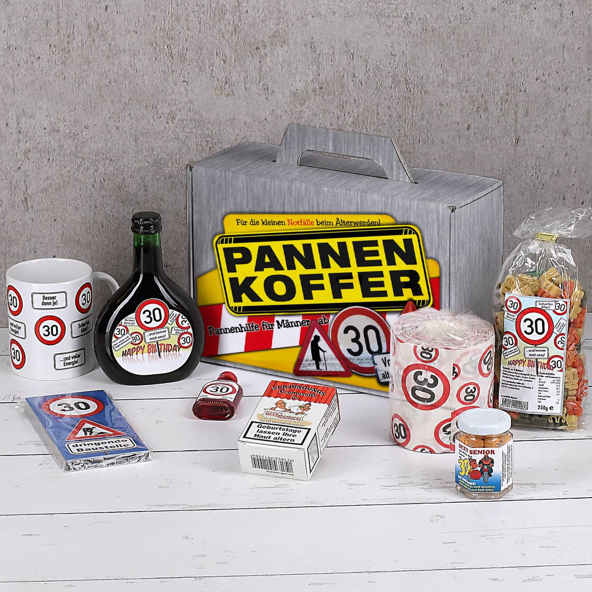 Pannenkoffer mit vielen lustigen Produkten