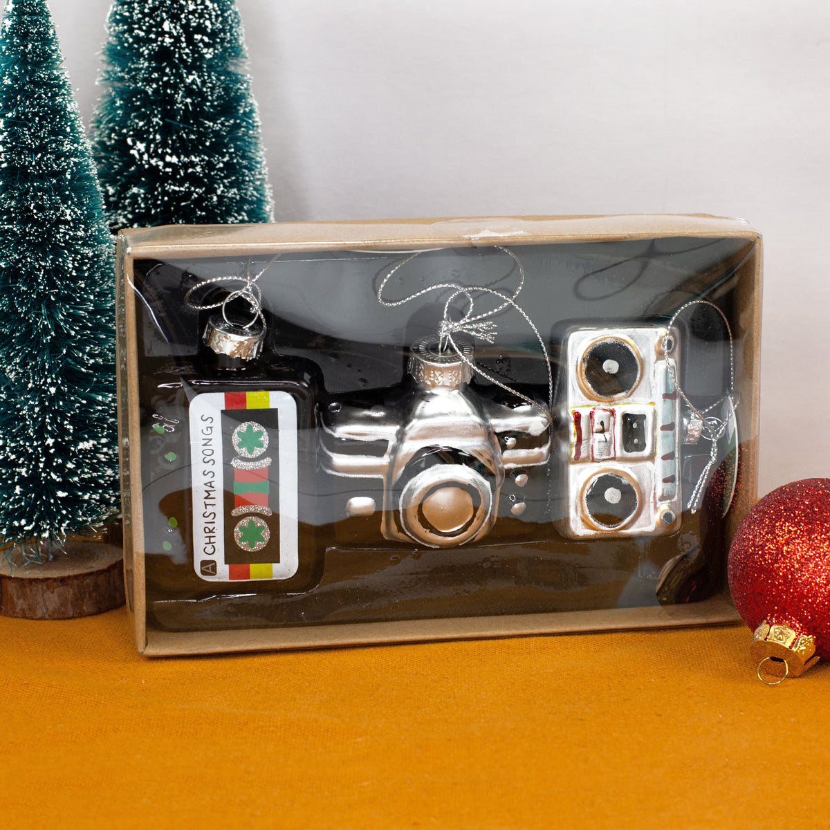 Retro Glas Baumschmuck 3er Set mit Kassette, Kamera und Rekorder in Geschenkverpackung