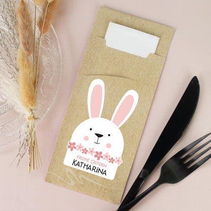 Bestecktasche zu Ostern mit Hasen Motiv und Name Katharina mit schwarzem Besteck