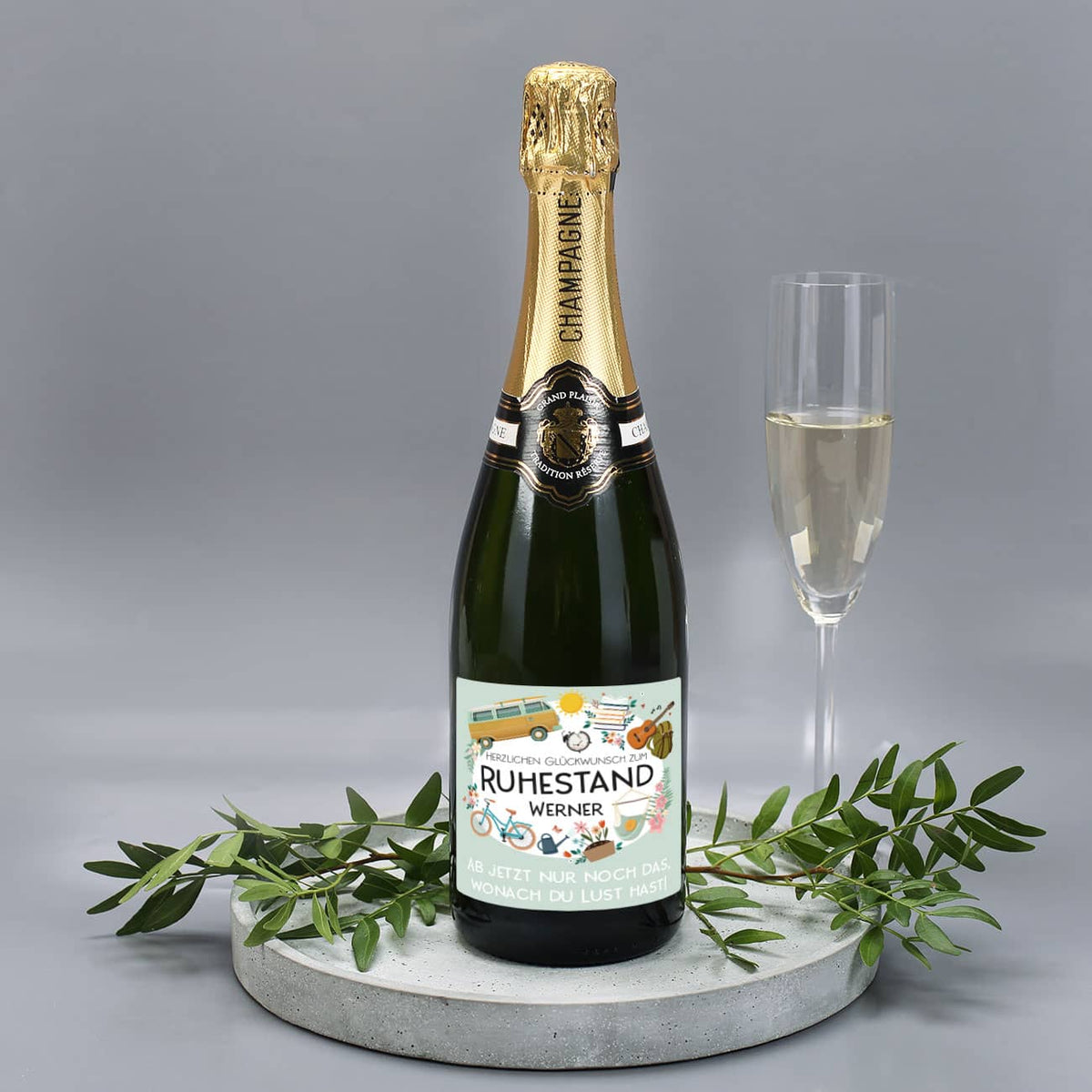Champagnerflasche mit personalisiertem Etikett mit Name und Wunschtext
