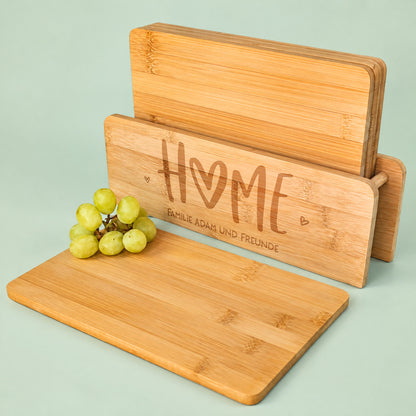 Frühstücksbrettchen-Set aus Bambus mit HOME-Gravur und Trauben, ideal als Geschenk