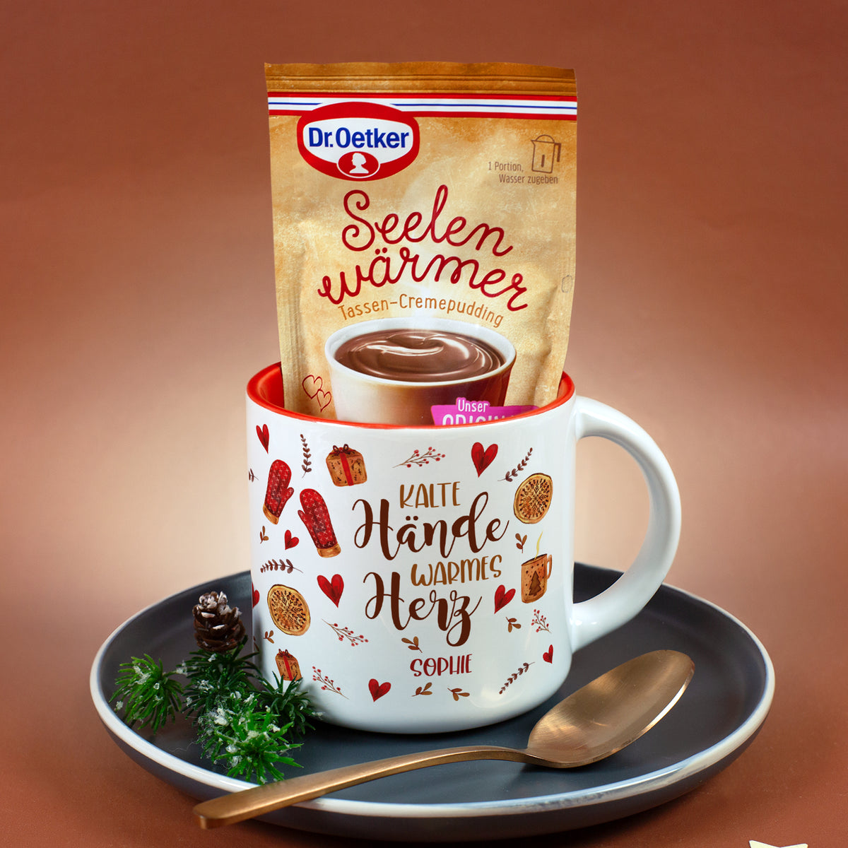Personalisierte Tasse Kalte Hände warmes Herz mit Name Sophie und Dr. Oetker Schokoladen Tassenpudding
