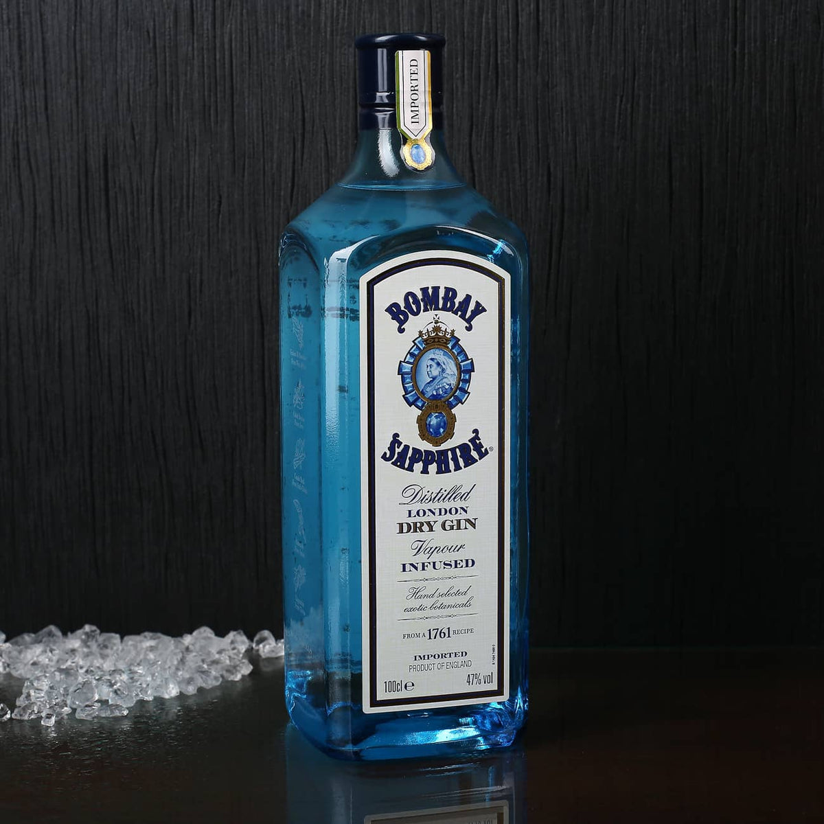Gin-Geschenkset in bedruckter Holzkiste mit zwei Gläsern und Bombay Gin