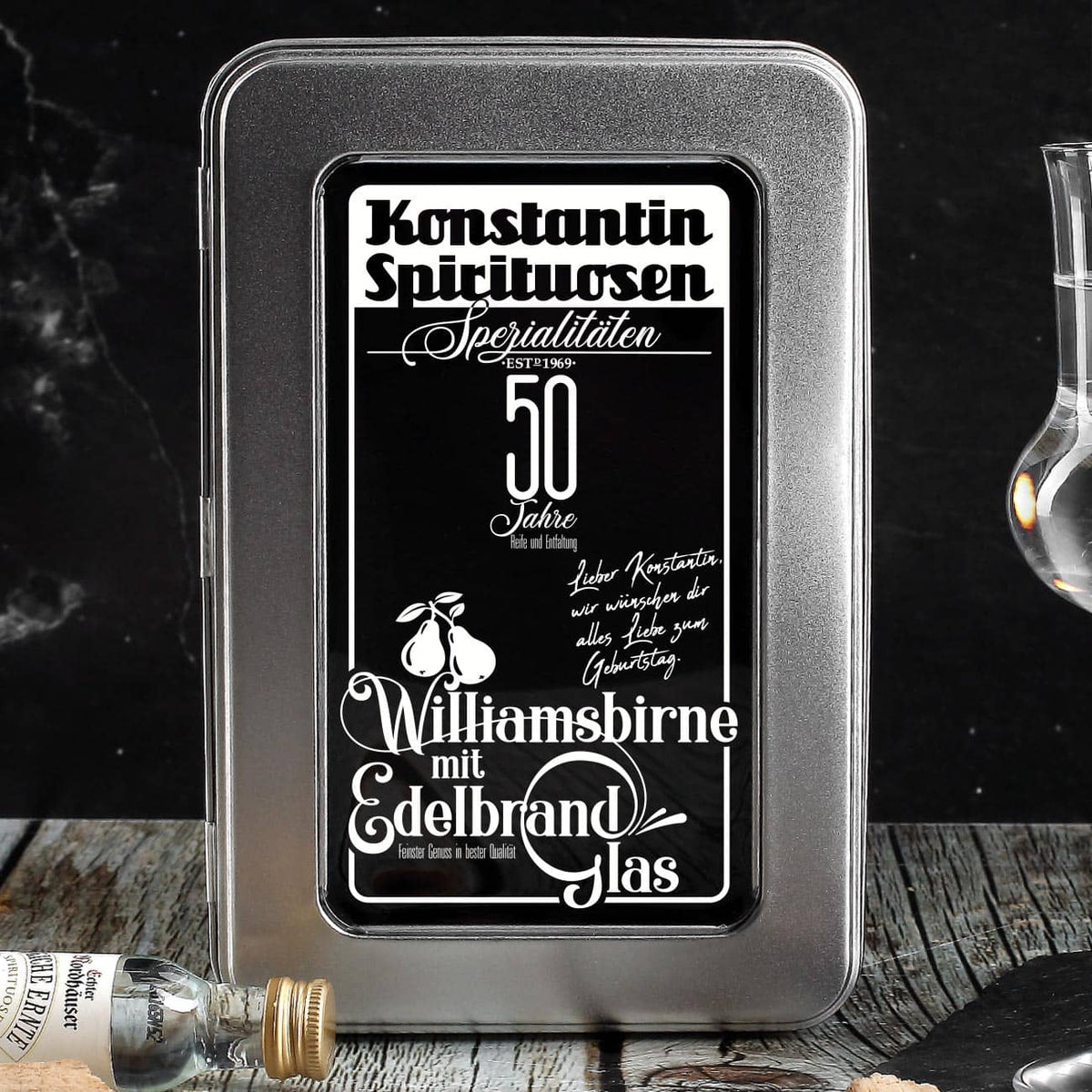 Metallkiste bedruckt mit notalgischem Motiv was an ein altes Schaufenster erinnern soll