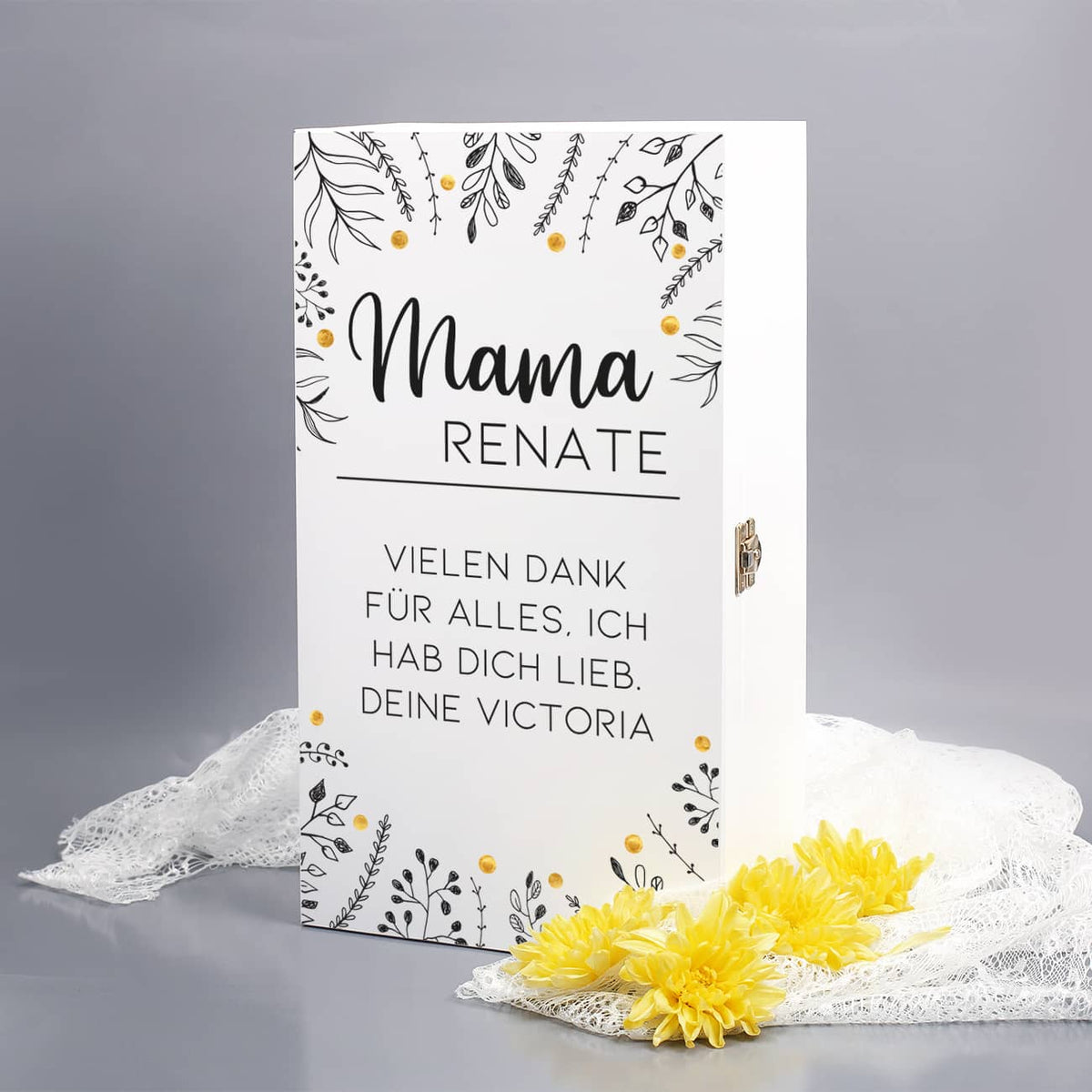 Holzkiste mit Name und Text personalisiert
