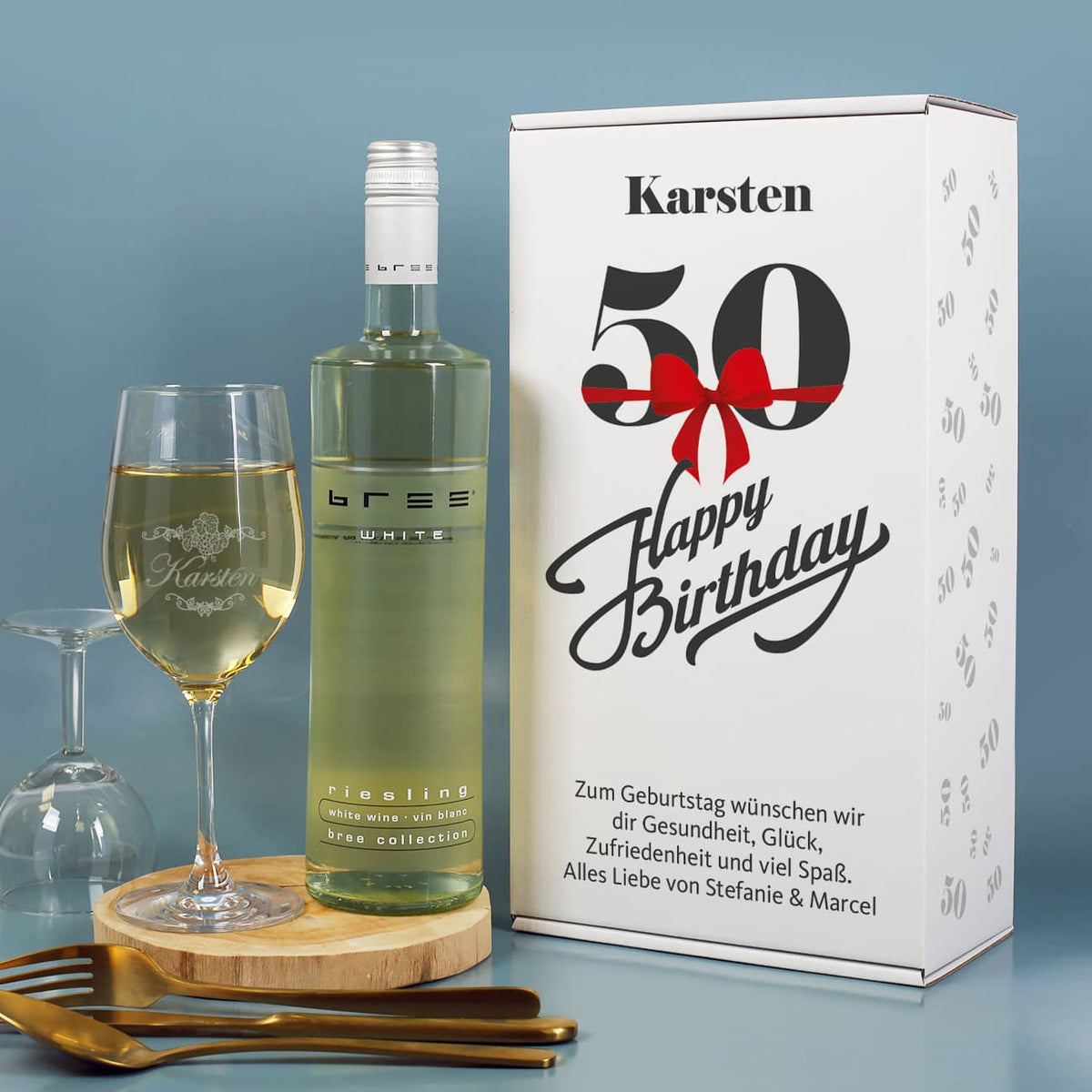 Geschenkset zum 50. Geburtstag mit graviertem Weinglas und Weinflasche in bedruckter Geschenkbox
