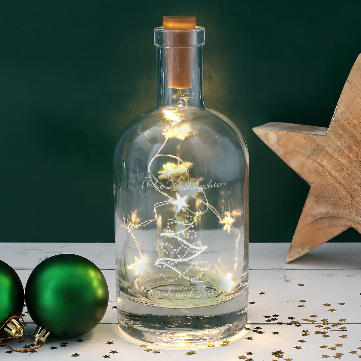 Frohe Weihnachten - Beleuchtete Karaffe mit Tannenbaum und Ihrem Wunschtext graviert
