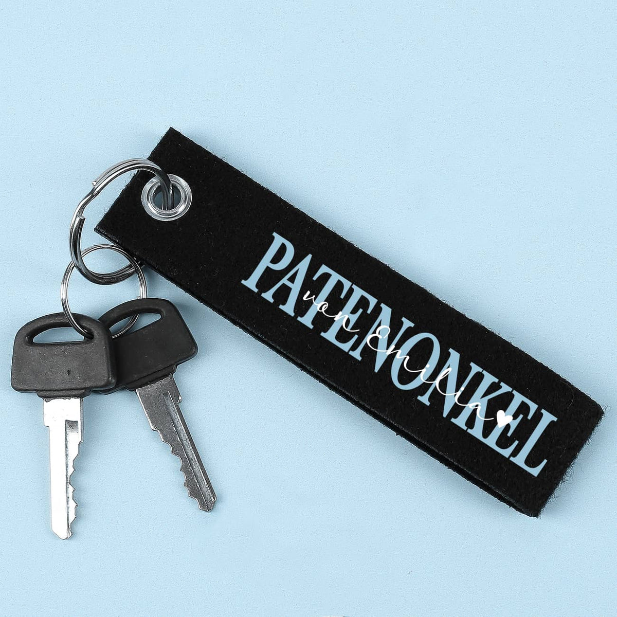 Filz Schlüsselanhänger in Schwarz mit Patenonkel Schriftzug in Blau und Text nach Wunsch