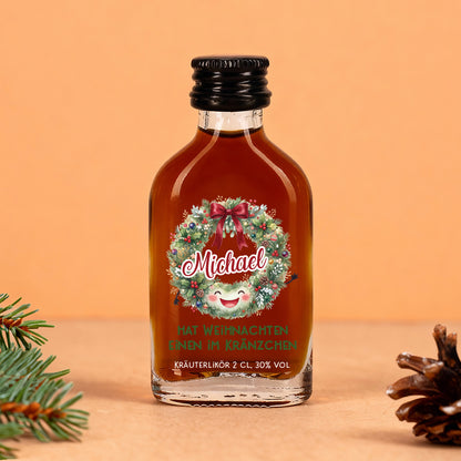 Kräuterlikör 2 cl mit Name personalisiert und Weihnachtskranz als Wichtelgeschenk