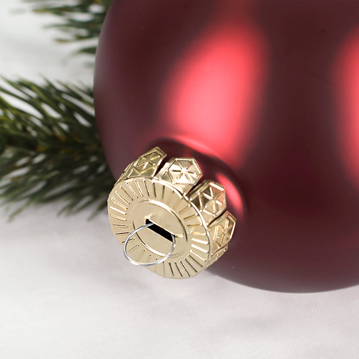 Weihnachtskugel mit Name graviert 'Frohe Weihnachten' | Christbaumkugeln 8 cm in Burgund Rot