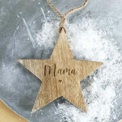 Holzstern als Weihnachtsdekoration mit Namensgravur