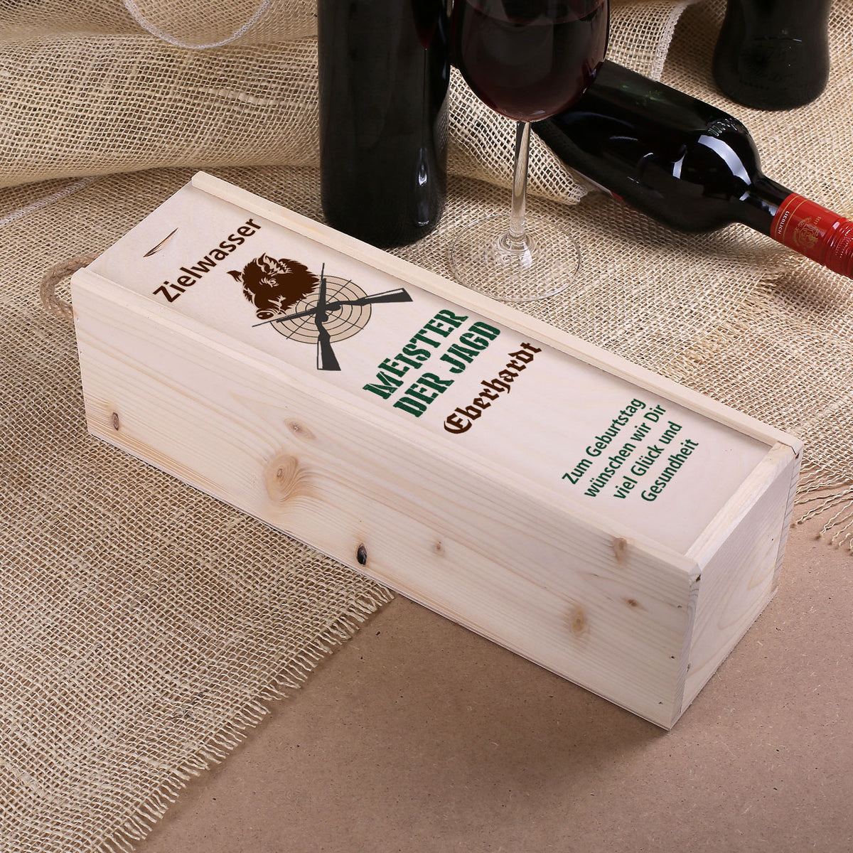 Tolle Geschenkverpackung für Weinflaschen mit Zielscheibe und Eberkopf bedruckt