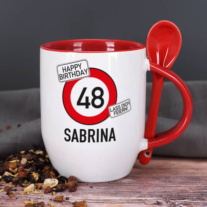 Tasse mit Löffel zum Geburtstag personalisiert mit Alter und Name