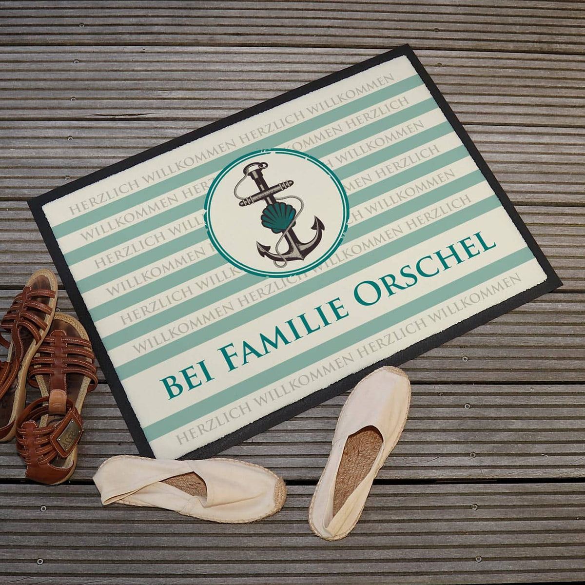 Maritime Fussmatte mit Wunschtext und Herzlich Willkommen Schriftzug
