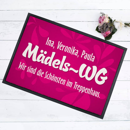 Pinkfarbene Fussmatte mit 3 Zeilen Wunschtext 