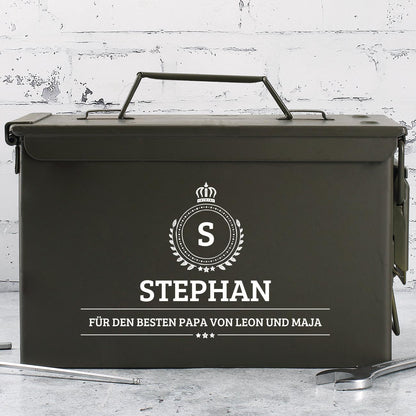 Munitionskiste mit Monogramm und Name