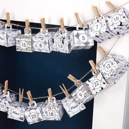 toller DIY-Adventskalender mit Wunschname und goldenen Mustern bedruckt