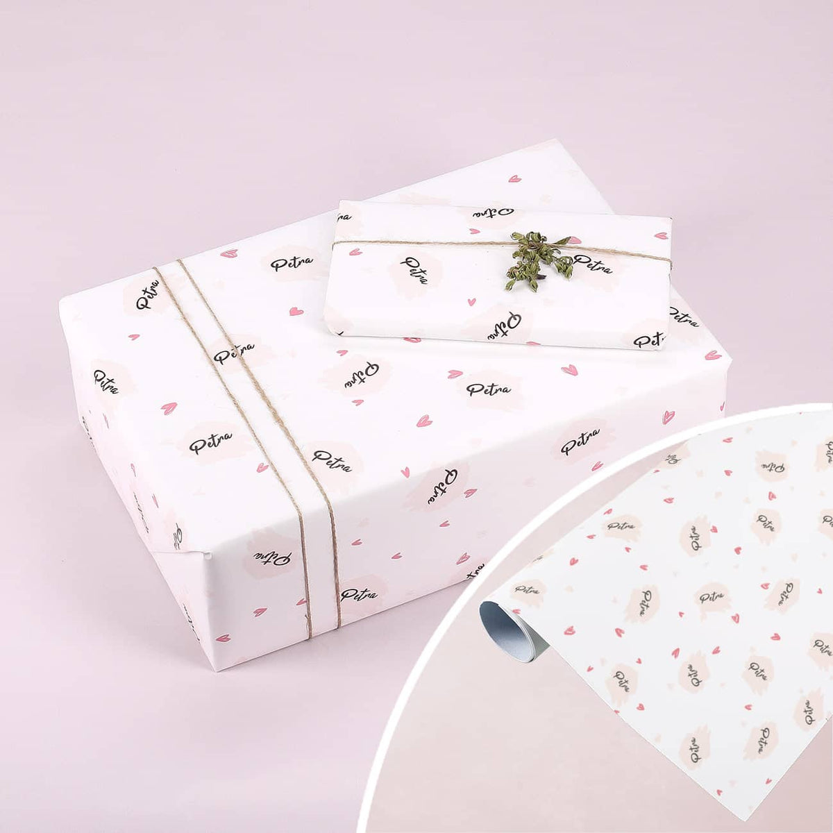 Geschenkpapier mit Herzchen und Wunschname