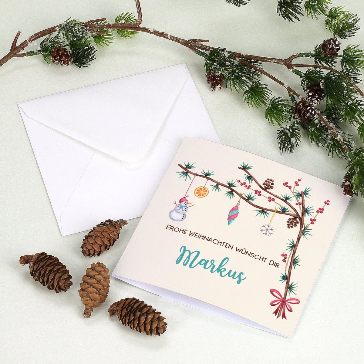 Festliche Weihnachtskarte mit Zweigen und Ihrem Wunschtext