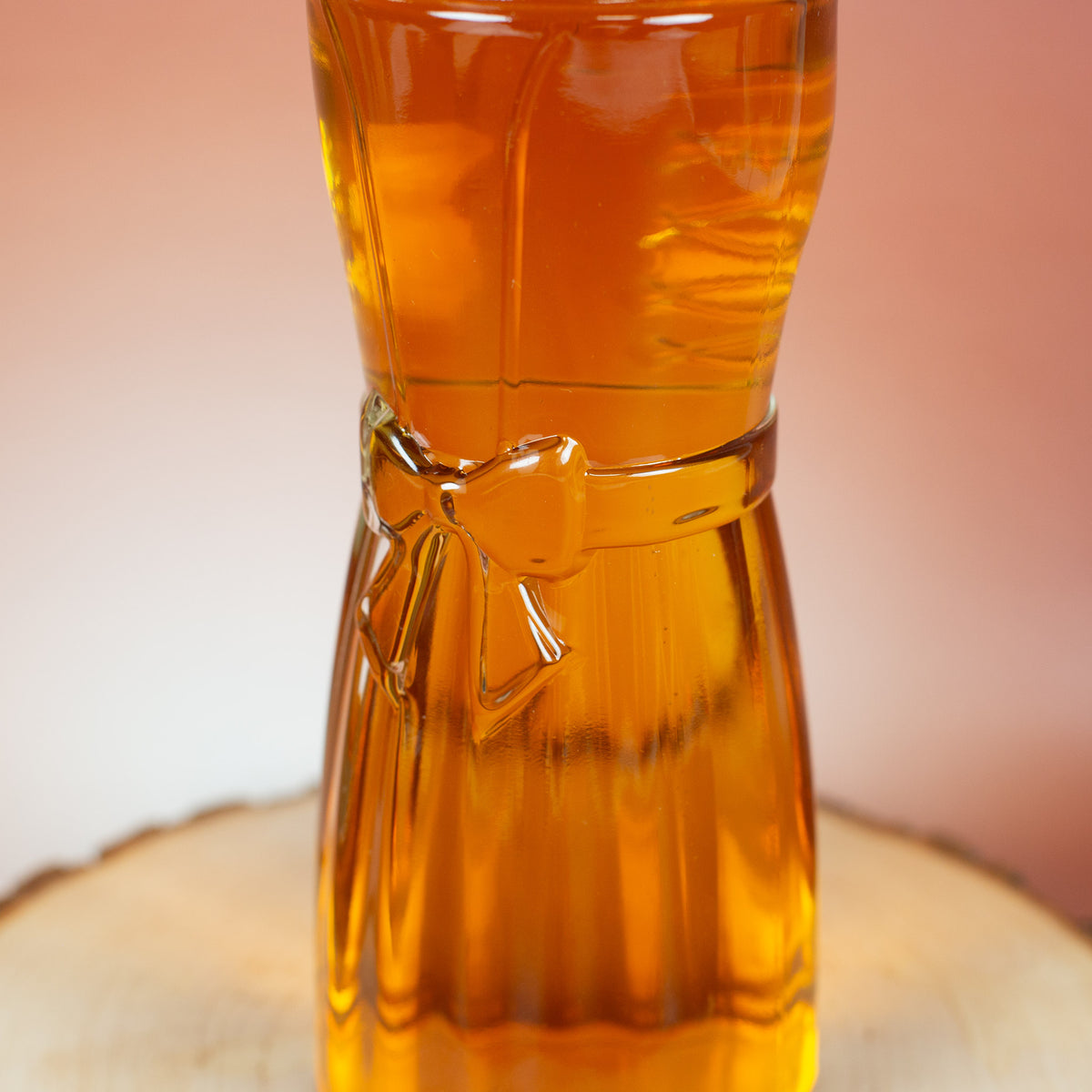 Dirndl-Bierglas mit Schürze, Edelweiß & Name personalisiert in 3 Farben | Geschenk für Frauen