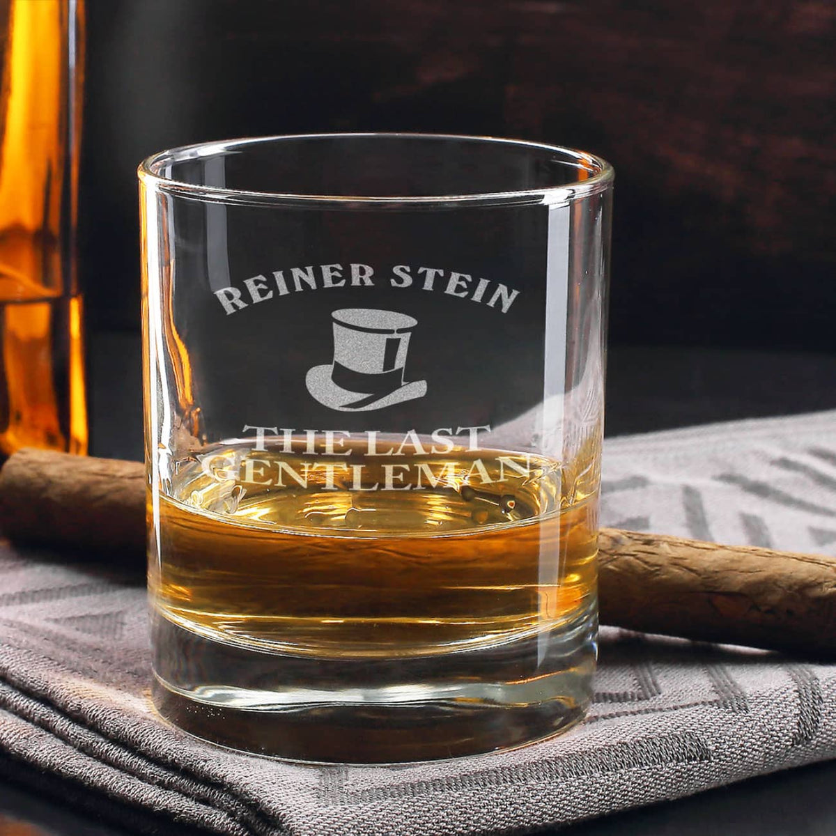 Whiskyglas mit "The last Gentleman" und Wunschname graviert