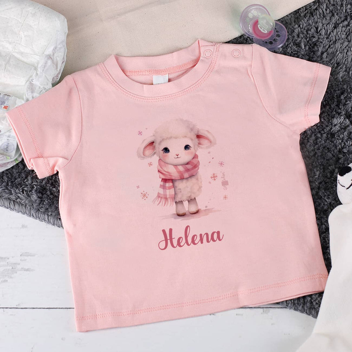 Babyshirt in Rosa mit Schäfchen und Name