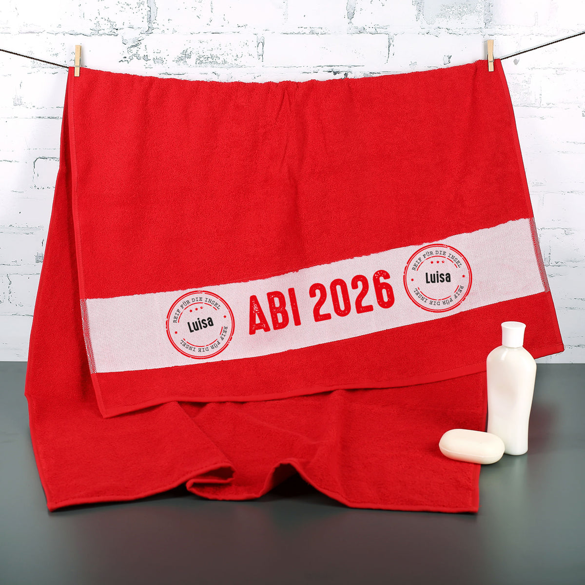 Rotes Abi Badetuch mit Name - Reif für die Insel