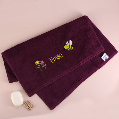 Handtuch mit Bienchen und Name bestickt