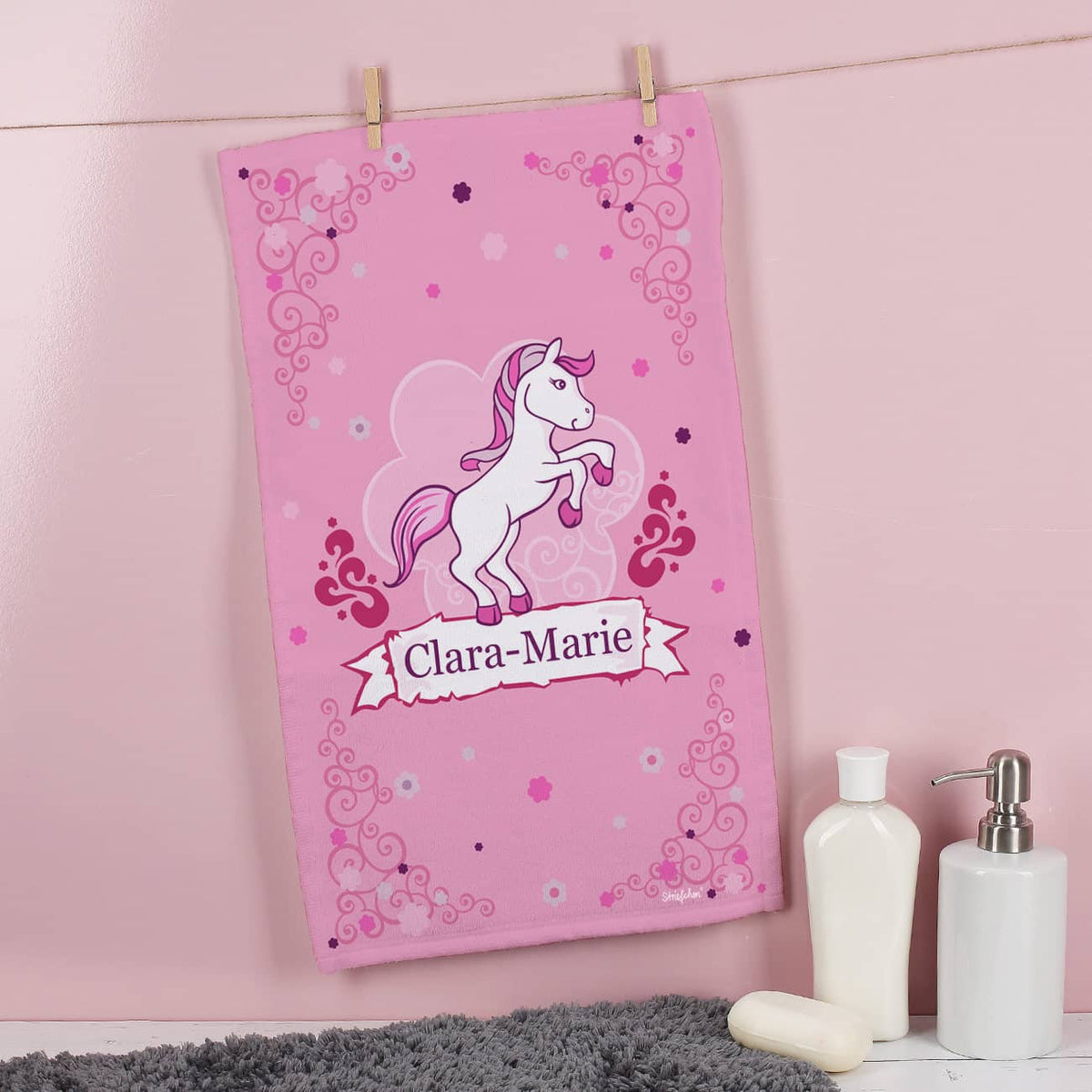 Kleines Handtuch mit Pink Pony und Ihrem Wunschnamen
