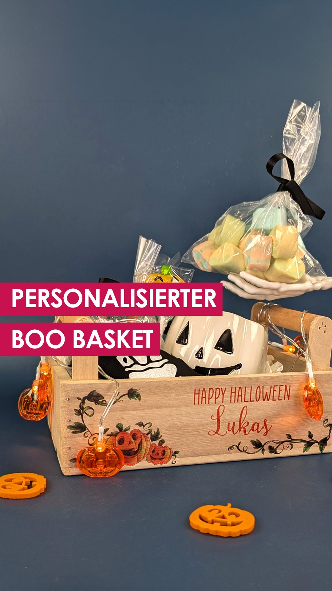 Video mit Boo Basket Holzkiste personalisiert mit Text und Namen, Ideen zur Befüllung und Dekoration in Stop Motion, KI-Spinne am Ende