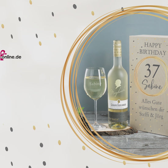 Personalisierte Geschenkbox aus Holz zum Geburtstag mit Maybach Wein und Weinglas mit Namensgravur